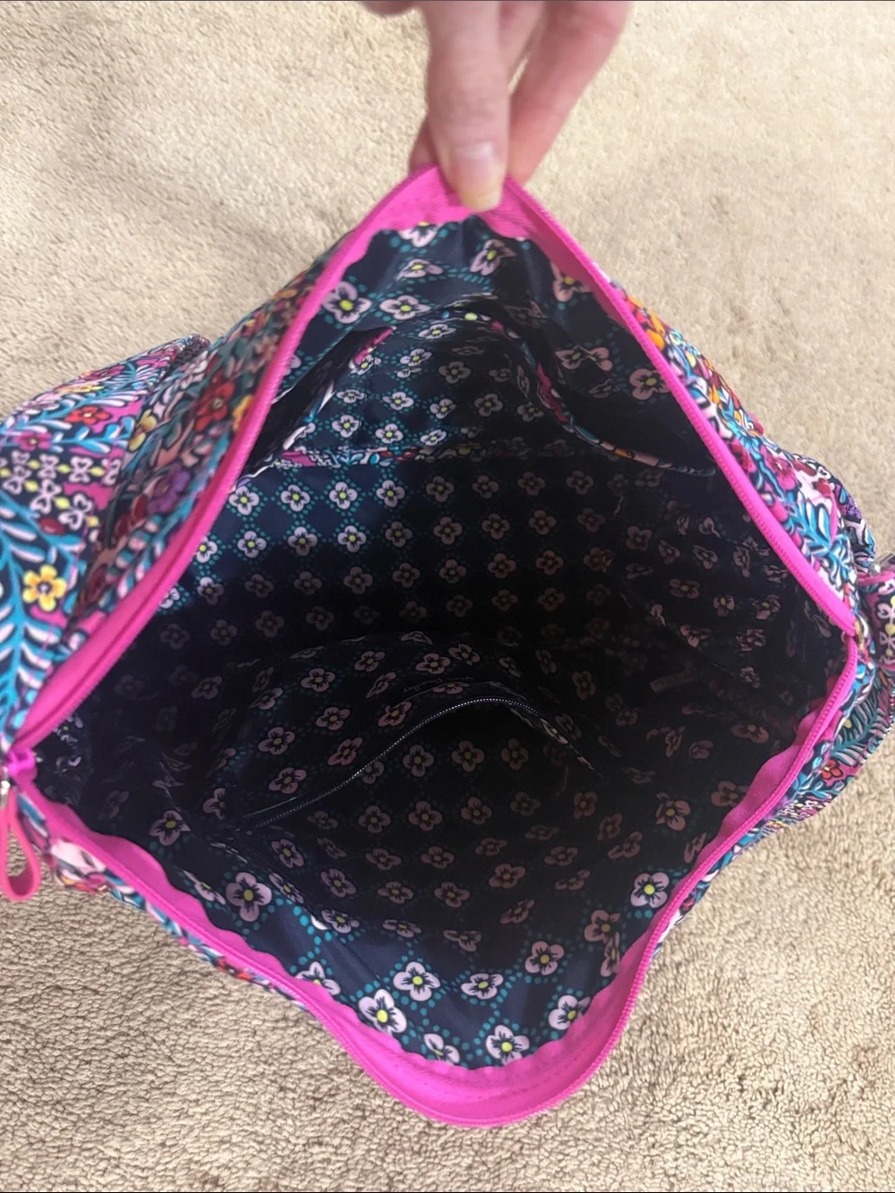 WOW POSHMARK - Authentic Vera Bradley NWT Iconic Large On The Go Crossbody!